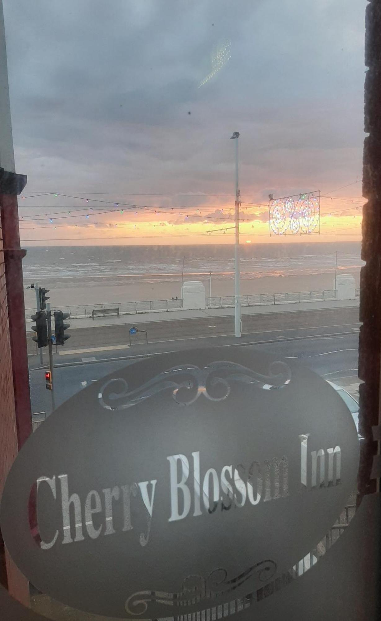 Cherry Blossom Inn Blackpool Eksteriør bilde